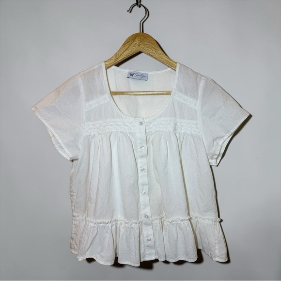 Jessica Simpson Cotton Lace Yoke Peplum Short-Sleeve Boho Button-Front Top S - Picture 3 of 6